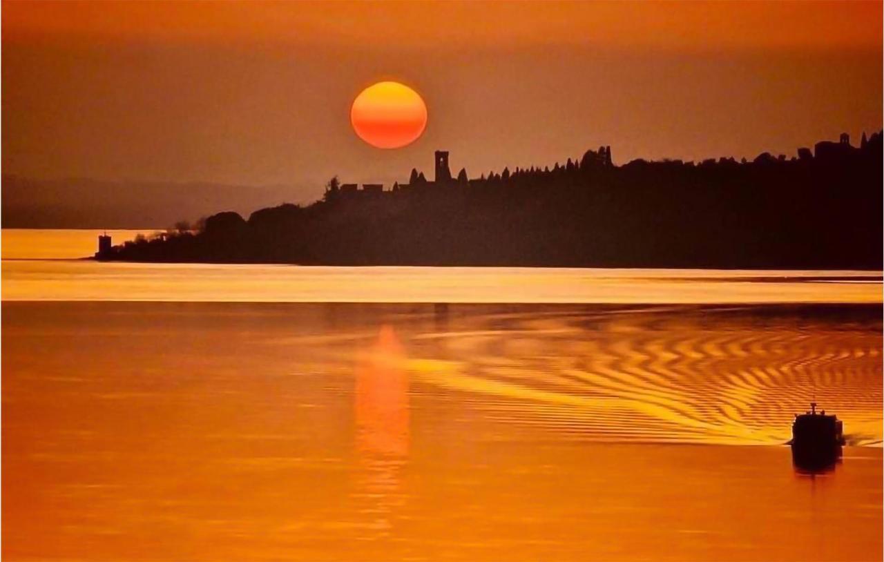 Beautiful Stacaravan In Tuoro Sul Trasimeno 빌라 외부 사진